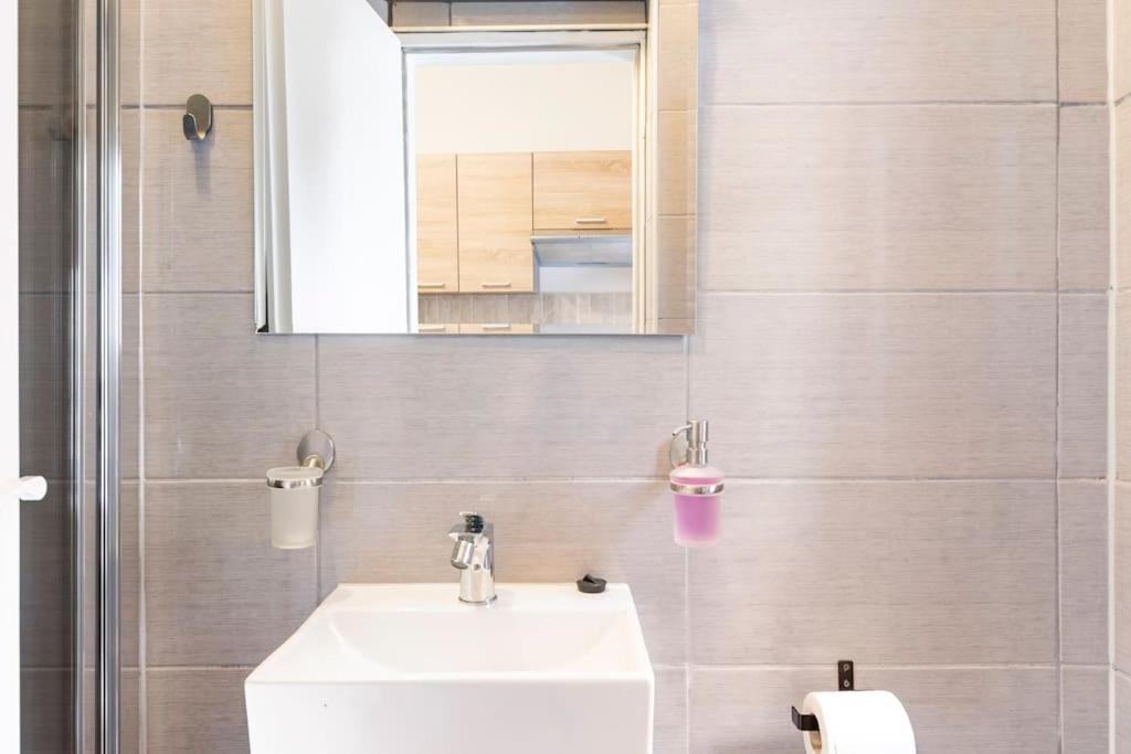 Apartman Vishegrad Appartement Karlsbad Buitenkant foto